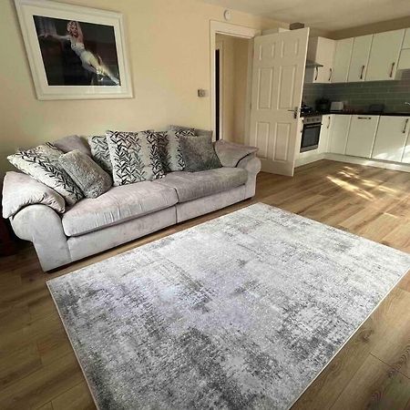 Hillcrest Lodge, Private Apartment On Lough Corrib, Oughterard 戈尔韦 外观 照片