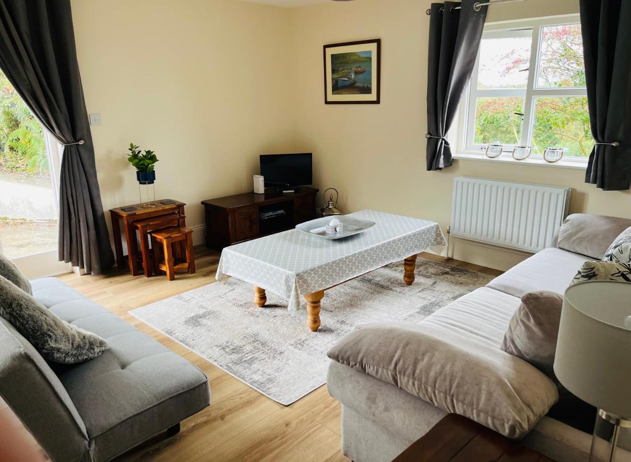 Hillcrest Lodge, Private Apartment On Lough Corrib, Oughterard 戈尔韦 外观 照片